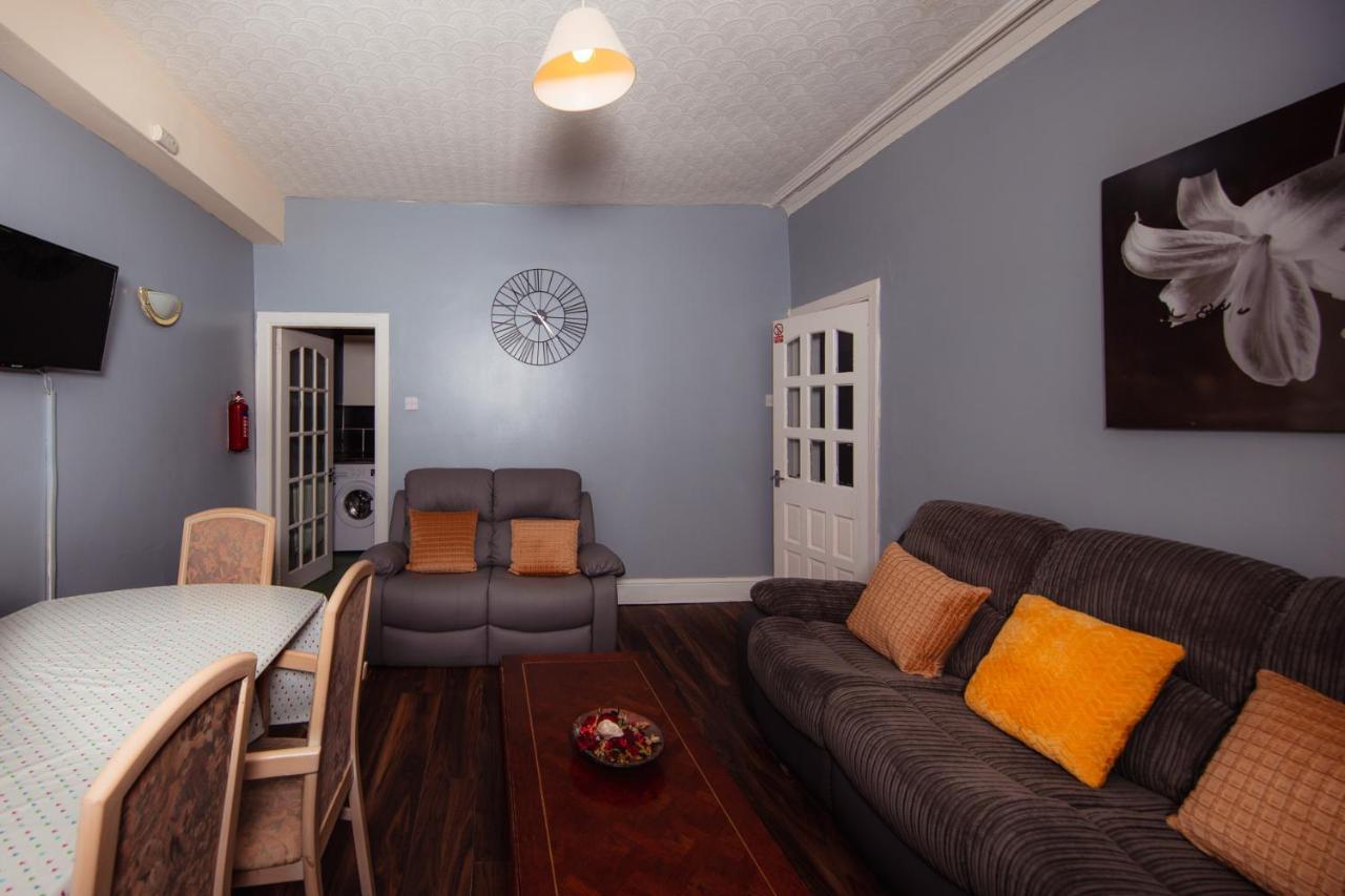 אדינבורו Super Central 4Bedroom Apartment At The Meadows מראה חיצוני תמונה